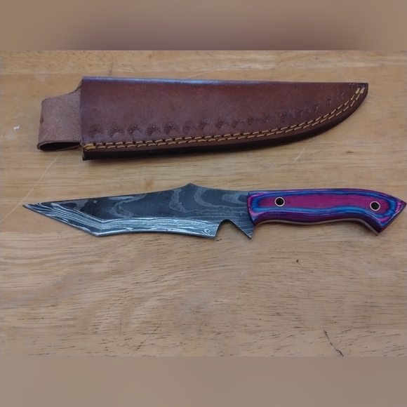 Damascus Other - New Damascus steel blade men's hunting knife with sheath pink and blue